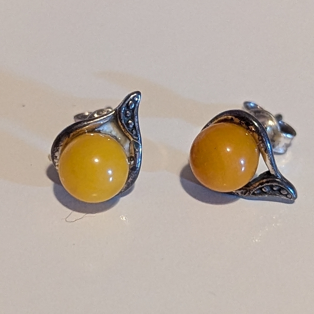 ✨ Sterling Silver & Butterscotch Amber Studs ✨